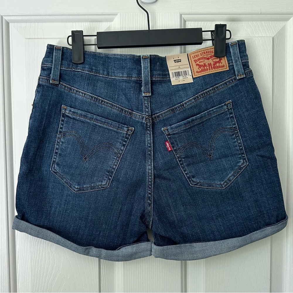 NWT Levi’s Mid-Length Shorts. Size 28. - Picture 4 of 10